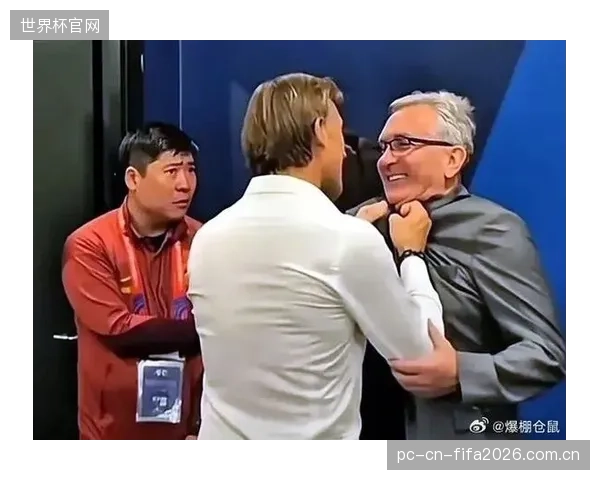 沙特足协临阵换帅埋下隐患，多尼斯战术磨合时间紧迫。